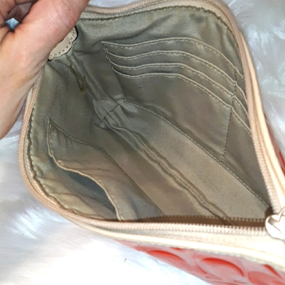 L@@K- Rare~COACH "Peyton" Large Striking Red Signature Embossed Leather Wristlet - Picture 5 of 16